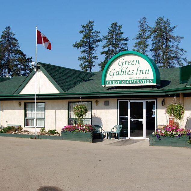 Hotel front pic (on GreenGablesInn.ca)